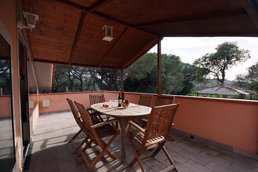 Residence Della Luna Porto Azzurro Exteriör bild