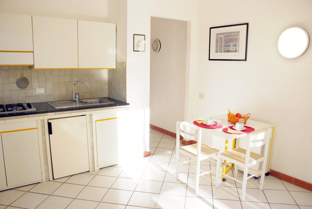 Residence Della Luna Porto Azzurro Exteriör bild